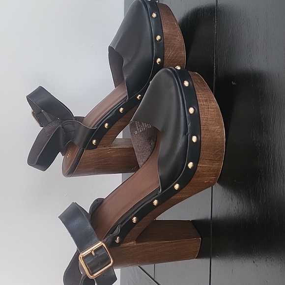 Mossimo Supply Co Chunky Black Wooden Heels size 6.5 - Picture 1 of 11